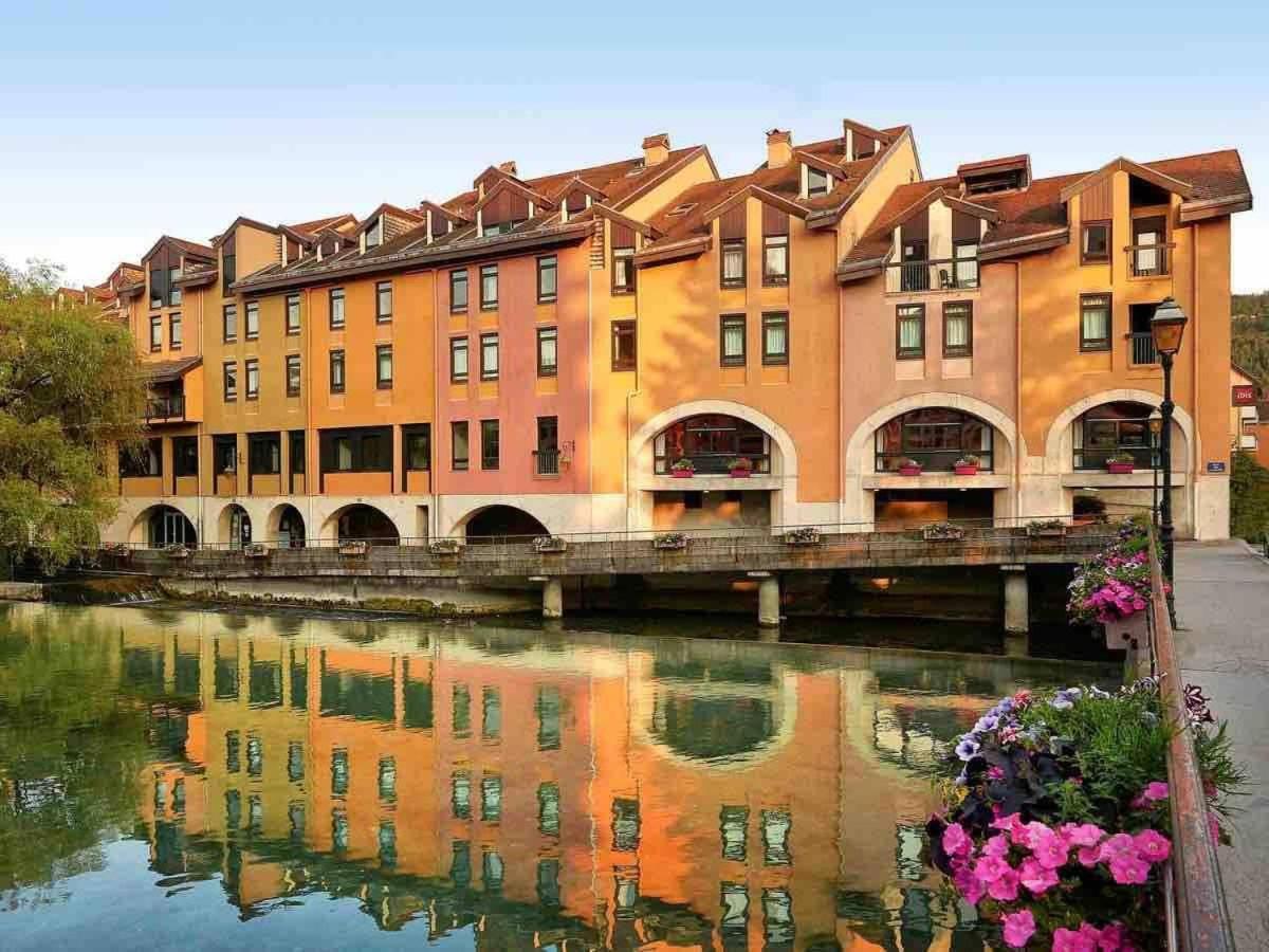 Reve De Jade Devant Le Canal Annecy Luaran gambar
